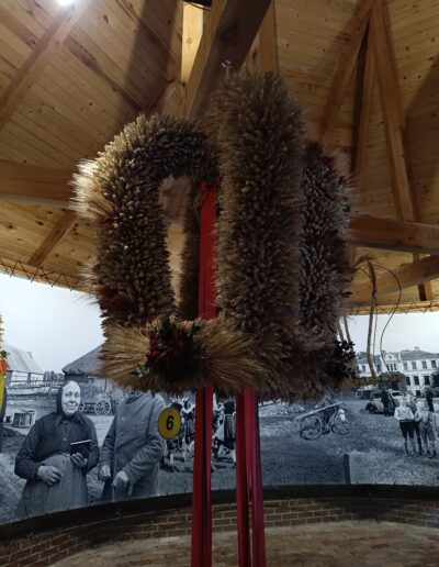 Die Erntekrone mit der Nummer 6